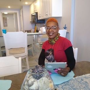 Meet your Posher, Sherry